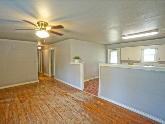 5th image of 335 N Lillian St
