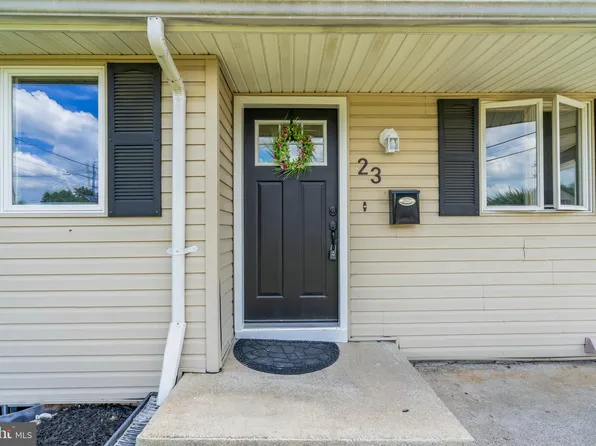 23 Downing Rd, Hamilton, NJ 08690