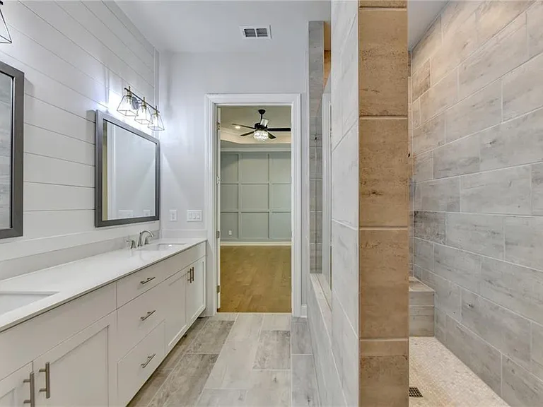 4536 Molder Dr — Photo 52