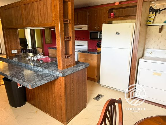 5th image of 1584 McCaskill Rd