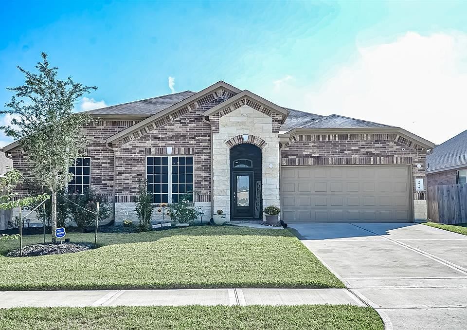 1st image of 4910 Vergano Villa Dr