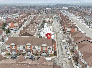 51 Petra Way #3, Whitby, ON L1R0A8
