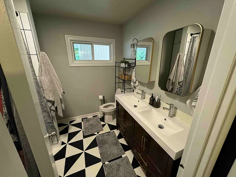 4400 Winedale Ln — Photo 9