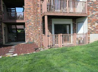 1 Meadowridge Condos E, Columbia, IL 62236