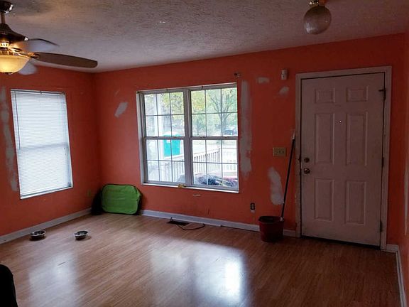 3rd image of 238 W Seymour Ave
