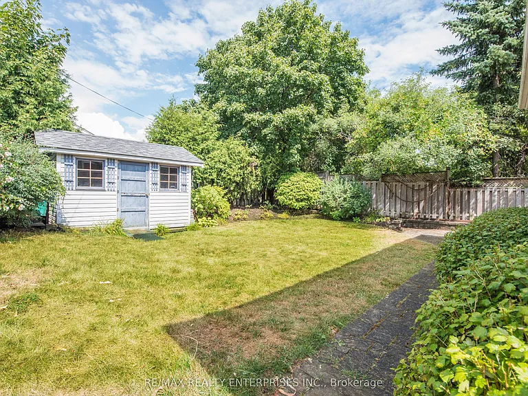 8 Weber Dr — Photo 24