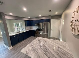 9106 Lakewood Dr, Seminole, FL 33772