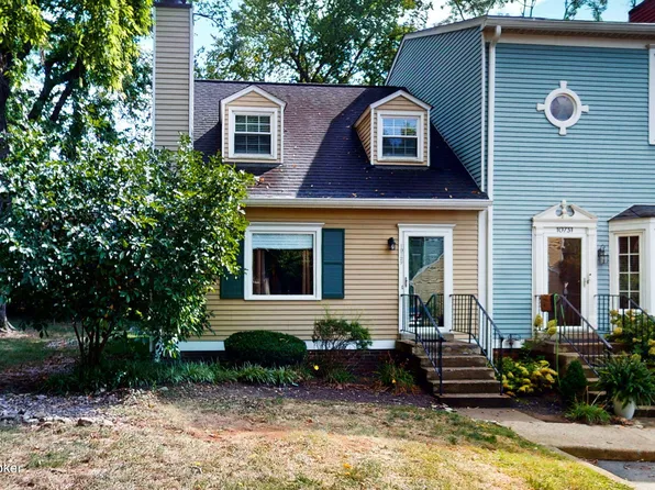 10729 Colonial Woods Way #1-1-12, Louisville, KY 40223