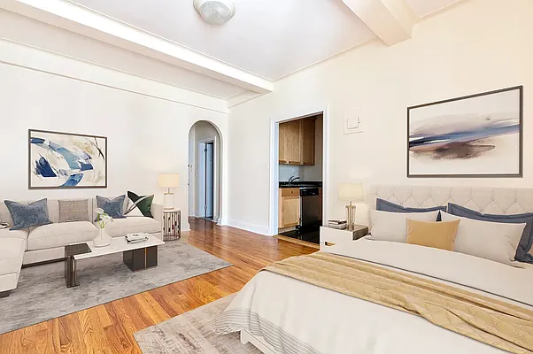 Rented by Manhattan Realty Group | media 1