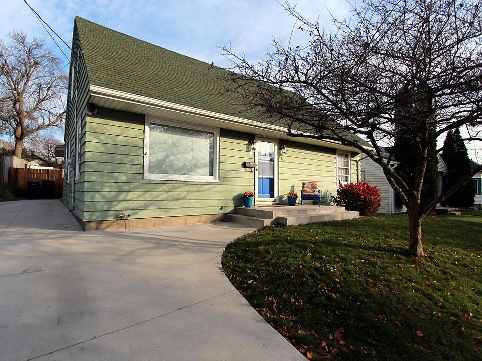 1st image of 835 N Greenfield Ave