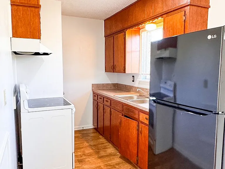 408 Sunset Ln — Photo 11