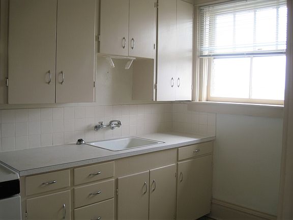 3rd image of 311 N Broadway St #408