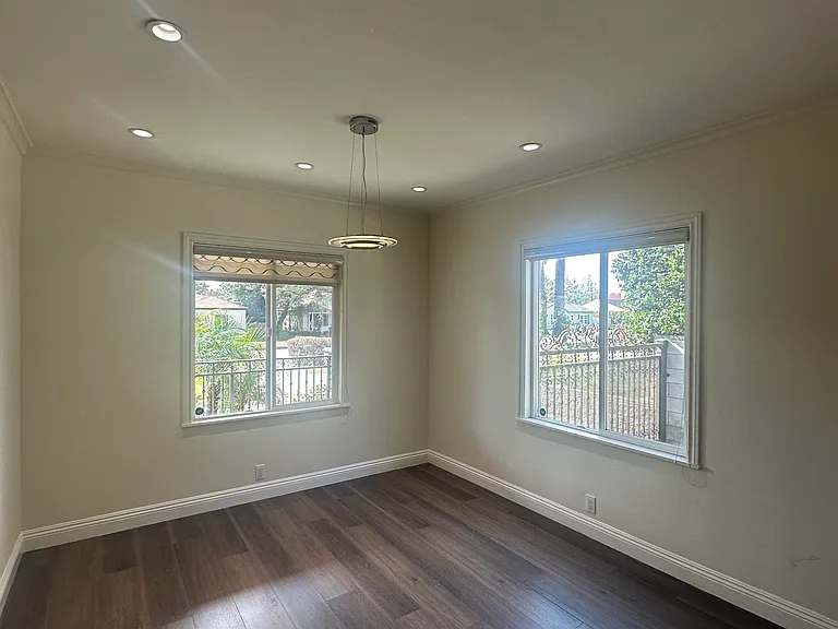 121 W Floral Ave — Photo 5