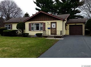 57 Boxwood Dr, Rochester, NY 14617