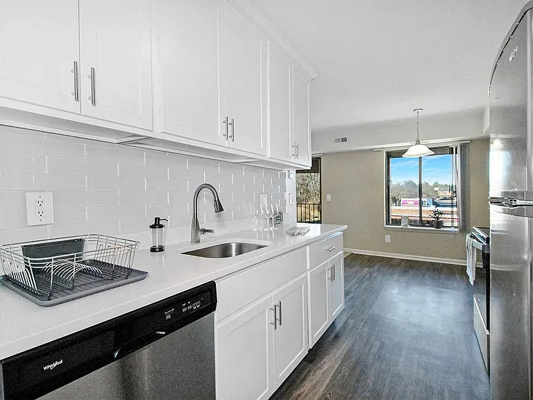 Canterbury Park Apartments — Photo 9