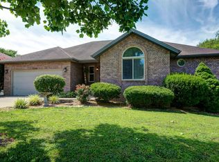 2304 W Arlington St, Springfield, MO 65810