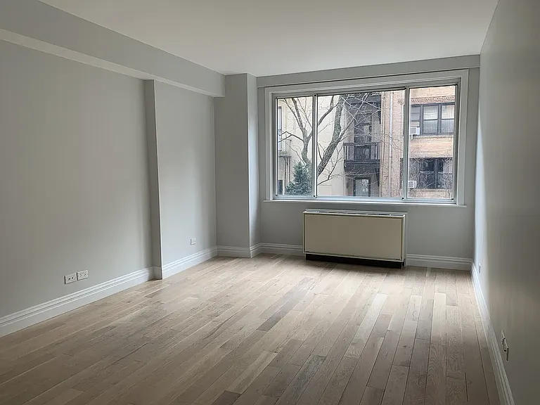 340 E 51st St #2H — Photo 7