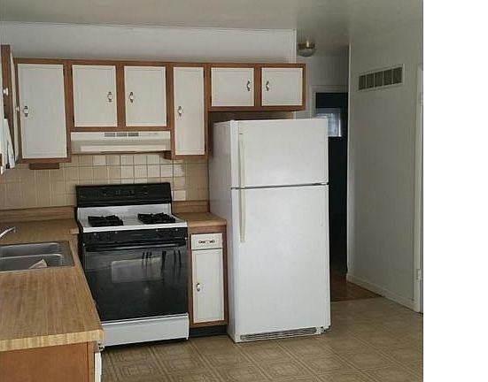 Plenty of cabinet space.