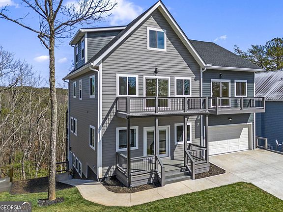 3rd image of 364 Rosen Strasse