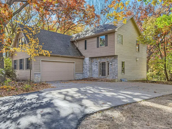 277 Brandon Dr, Hudson, WI 54016
