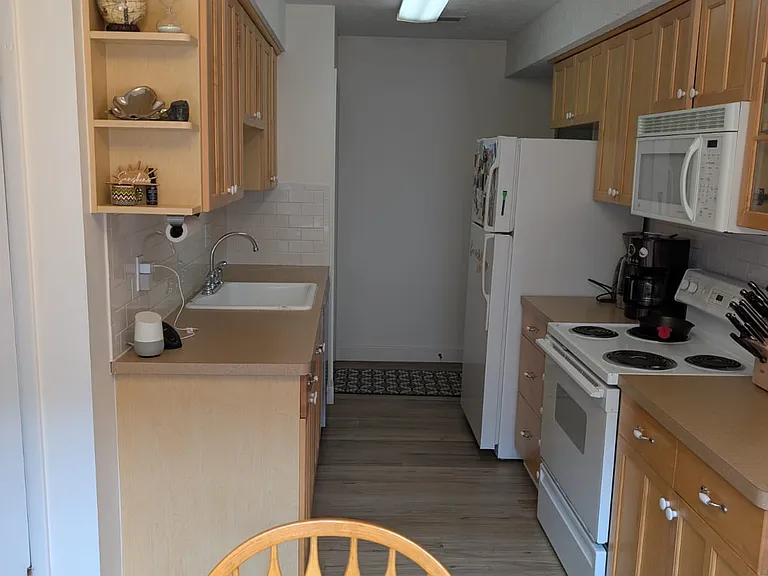 440 Eastbrooke Ln — Photo 8