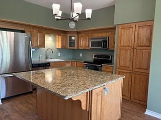 2027 Balmoral Dr — Photo 4