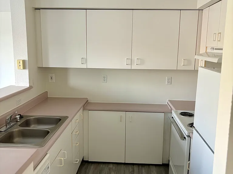 Outlook Apartments — Photo 9