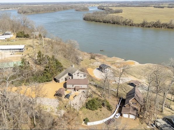1515 Riverside Ln, Adamsville, TN 38310