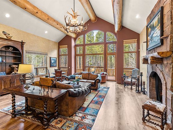 4th image of 211 Tarnwood Drive