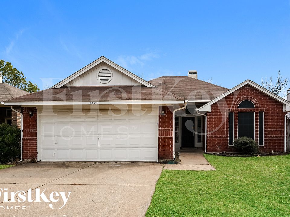 1st image of 1371 Gainsborough Way