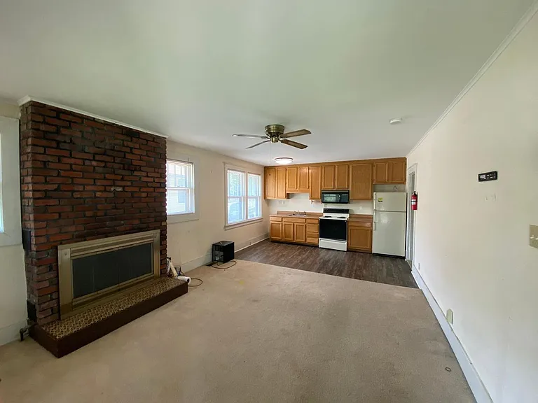 Manor Homes — Photo 18