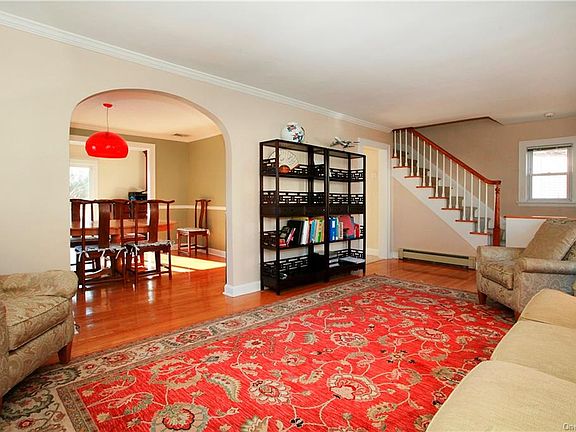 3rd image of 8 Harrington Pl #Hse