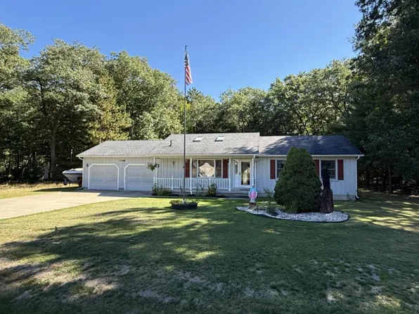 7348 Lakewood Dr, Oscoda, MI 48750