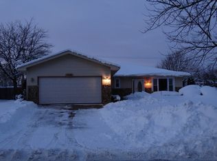 1106 Ranchwood Dr, Shorewood, IL 60404