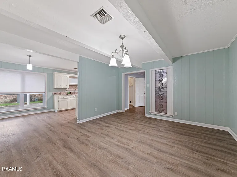 218 Debby Dr — Photo 6