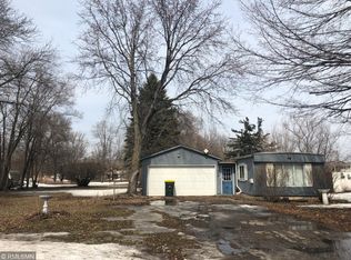 606 Evergreen Ave E, Olivia, MN 56277