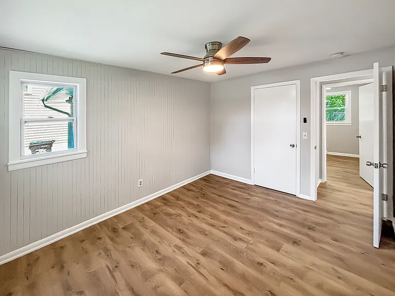 3102 Victoria Ave — Photo 8