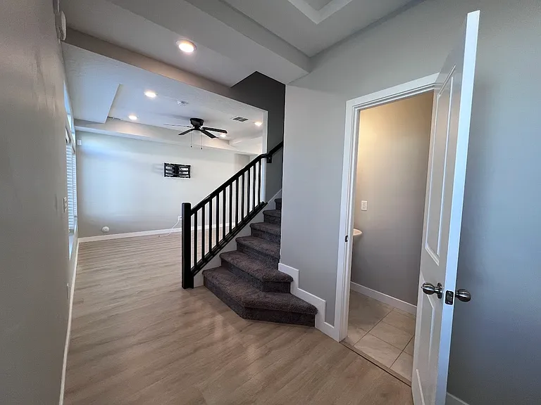 137 E Brushy Canyon St #1 — Photo 14