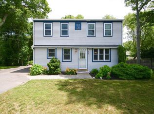 817 County Rd, Bourne, MA 02532