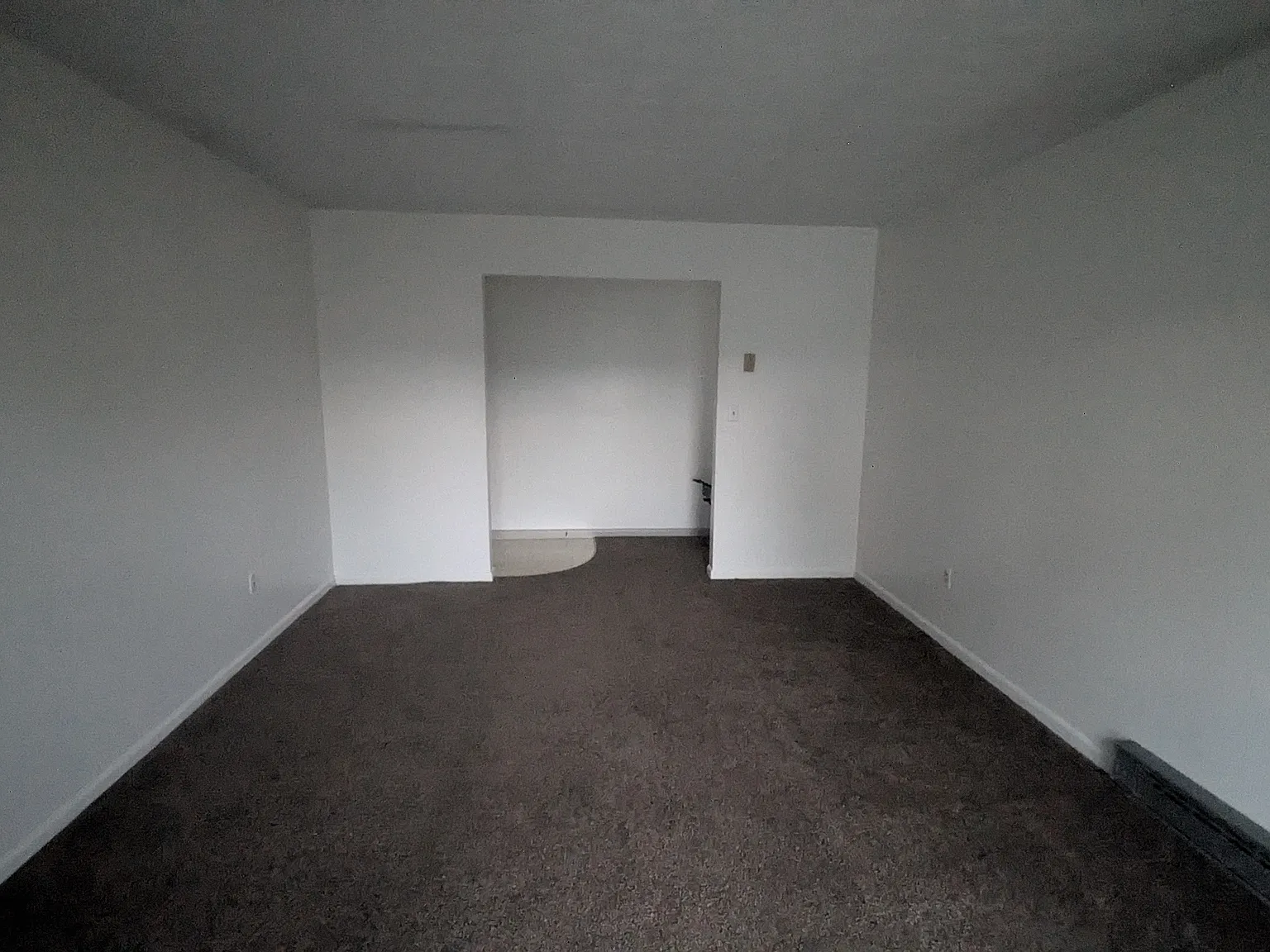 2 bed, 900 sqft, $1,050 — Photo 3