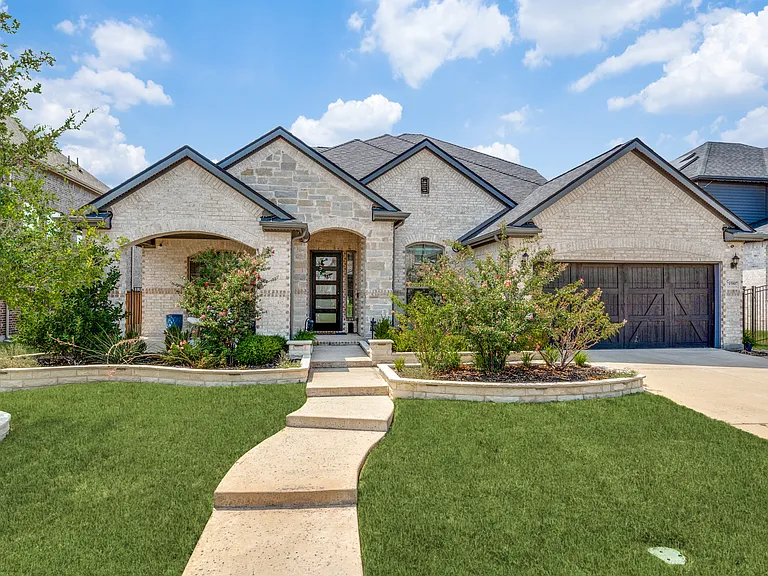 15807 Thorn Apple Rd — Photo 1