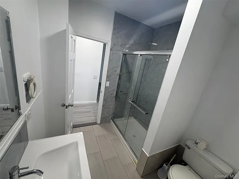 130 Wickham Ave — Photo 11