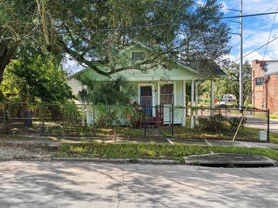 915 E SITKA STREET, Tampa, FL, 33604