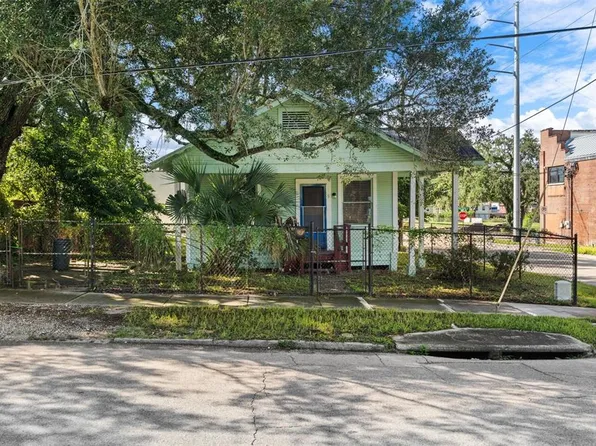 915 E SITKA STREET, TAMPA, FL 33604