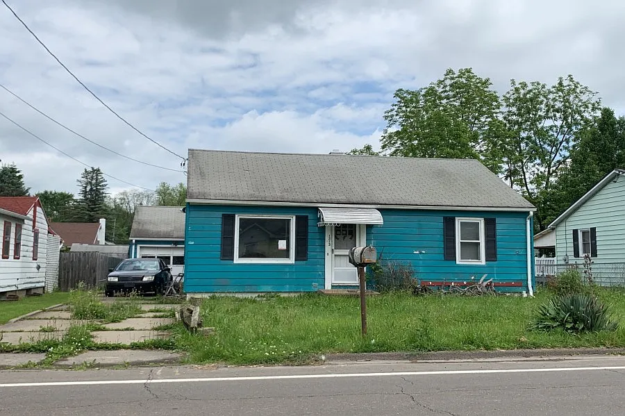 1213 S Main St photo 1