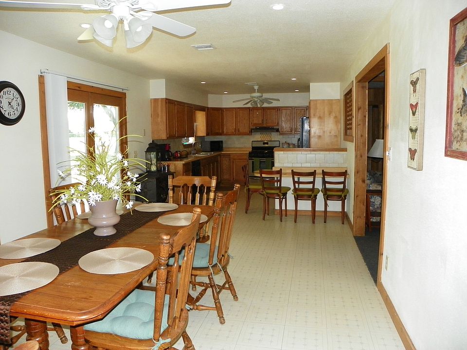 Dining Room & Kitchen