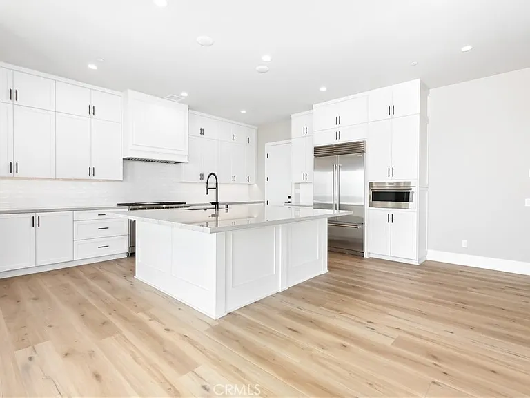 127 Oakstone — Photo 6