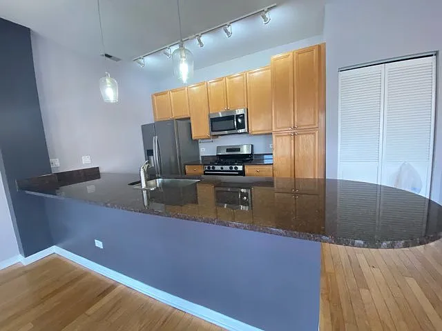807 W 14th Pl #3B — Photo 9