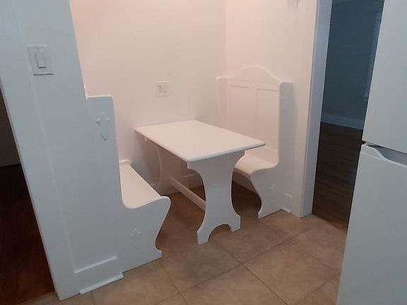 4th image of 1335 E 2nd St #1