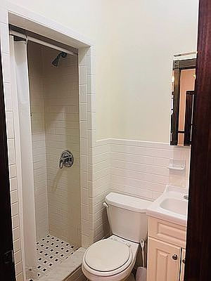 2nd image of 254 E 125th St #8